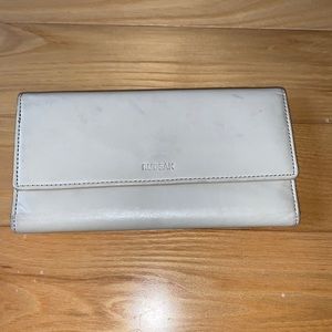 Rudsak wallet - free with a bundle